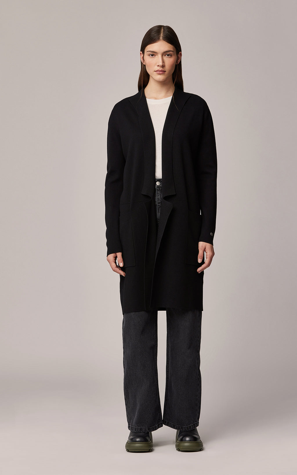 Benela, Sustainable mid-thigh-length coatigan with lapels | Soia 